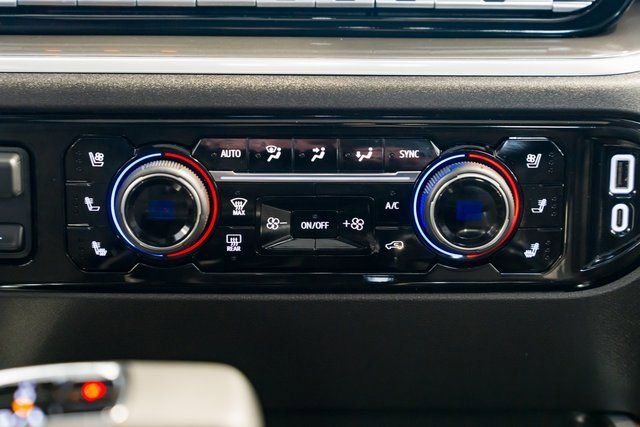 Used 2025 Chevrolet Silverado 1500 High Country w/ Midnight Edition image 13