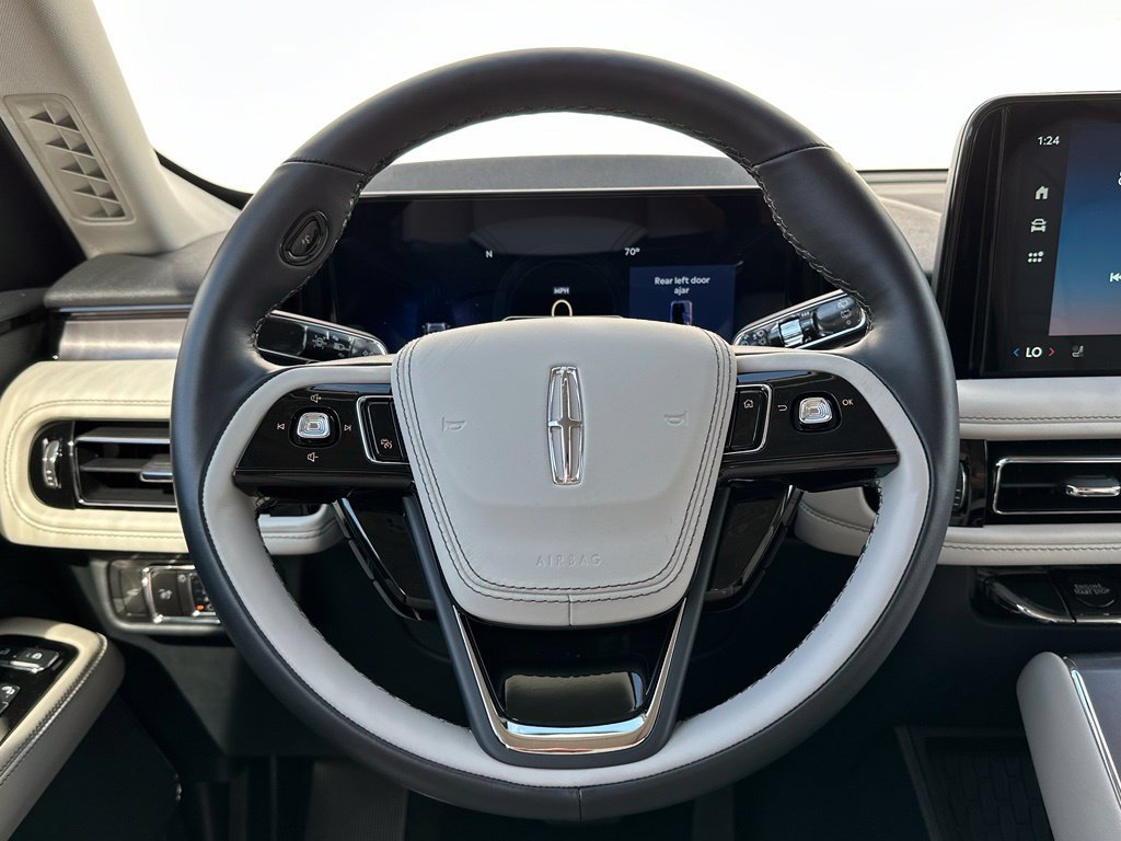 New 2027 Lincoln Aviator AWD image 8
