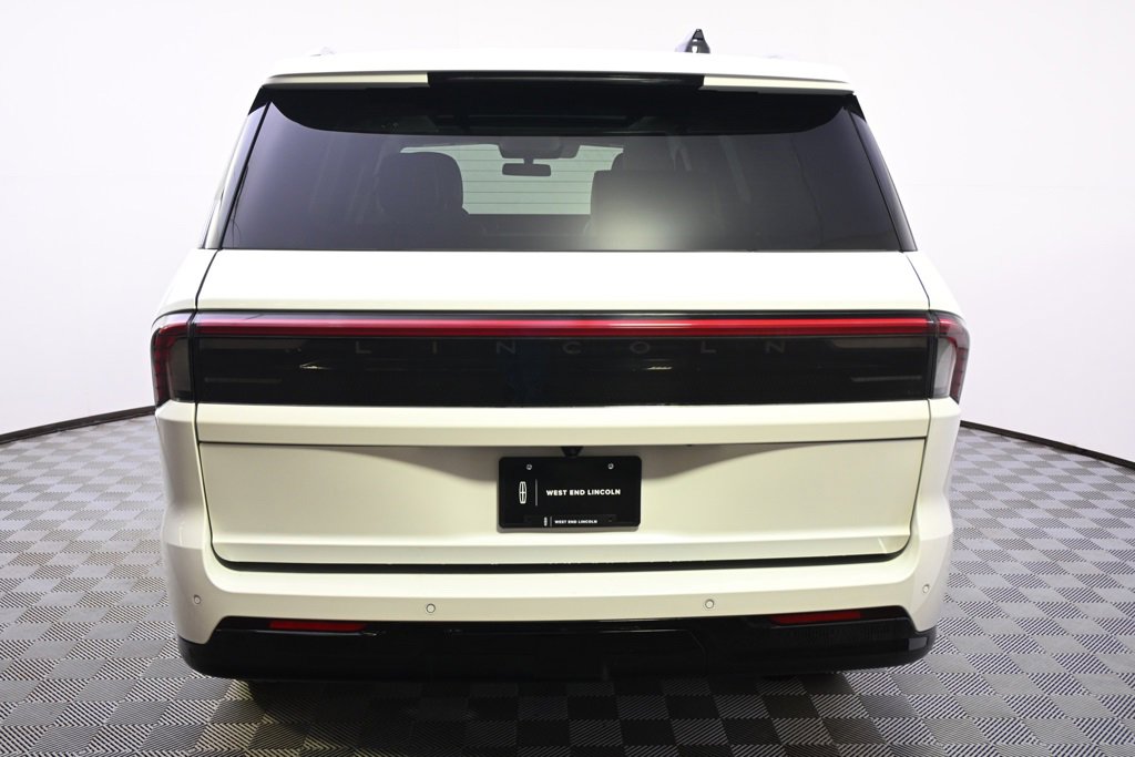 New 2025 Lincoln Navigator Reserve image 5