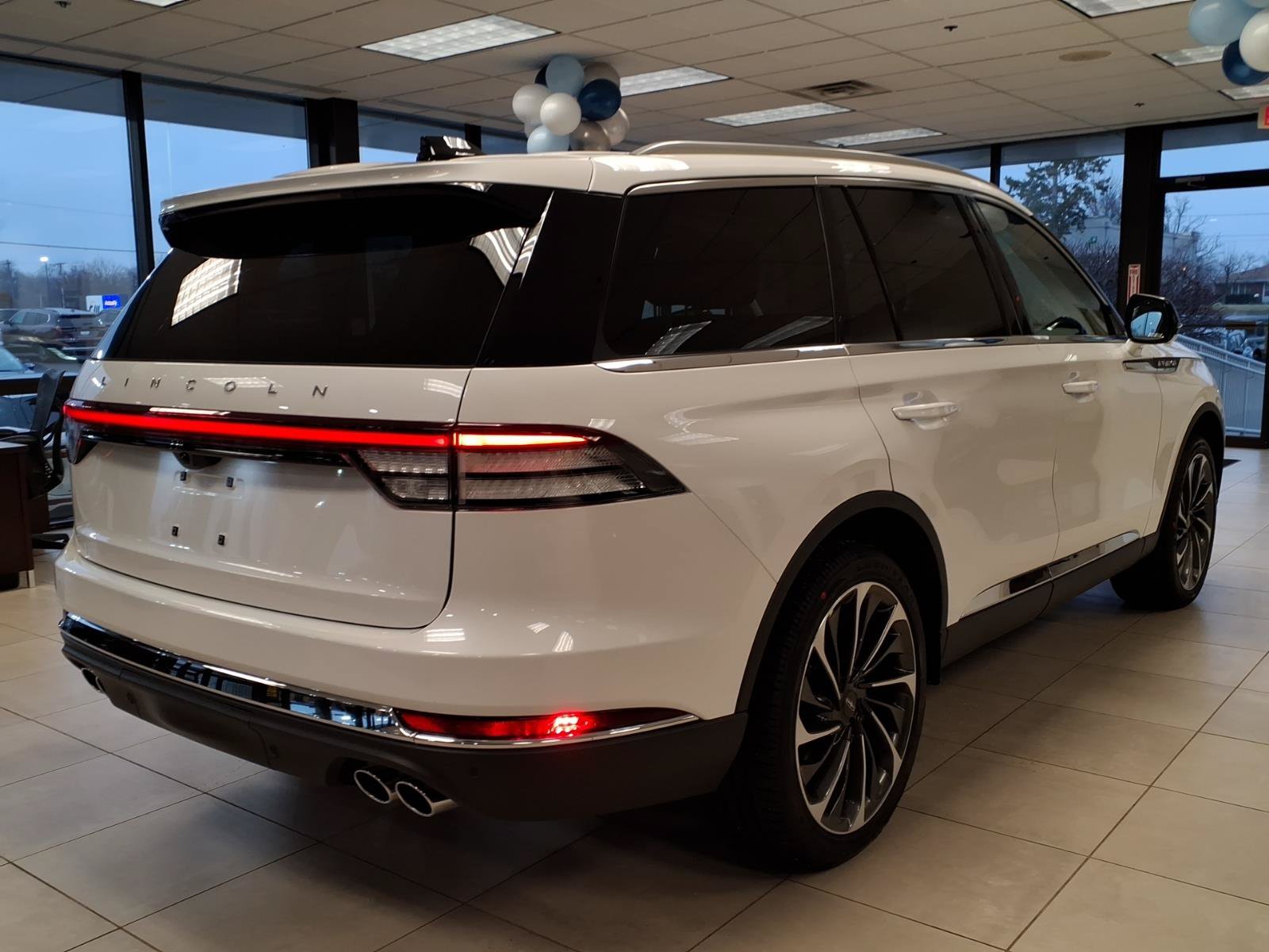 New 2026 Lincoln Aviator Reserve w/ Illumination Package AWD/4WD image 12