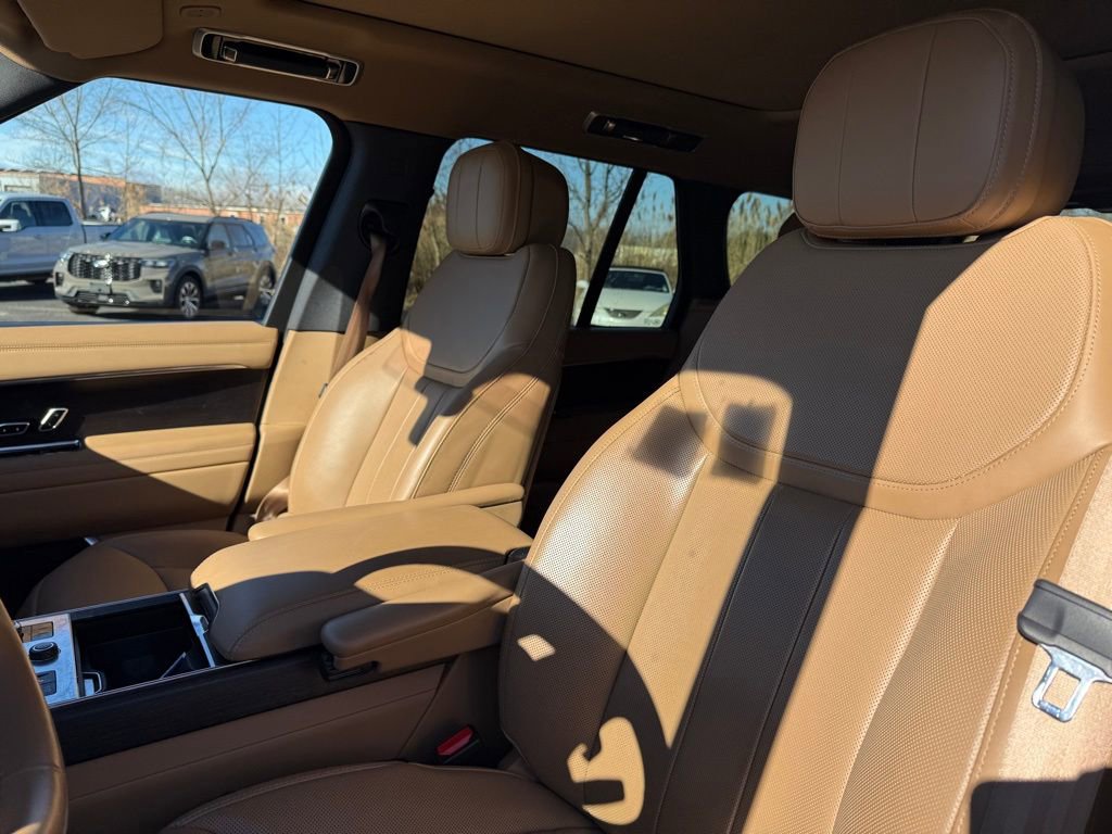 Used 2023 Land Rover Range Rover SE image 6