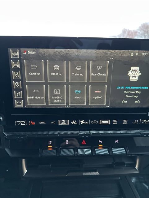 Used 2024 GMC Hummer EV 2X w/ LPO, Illumination Package image 24