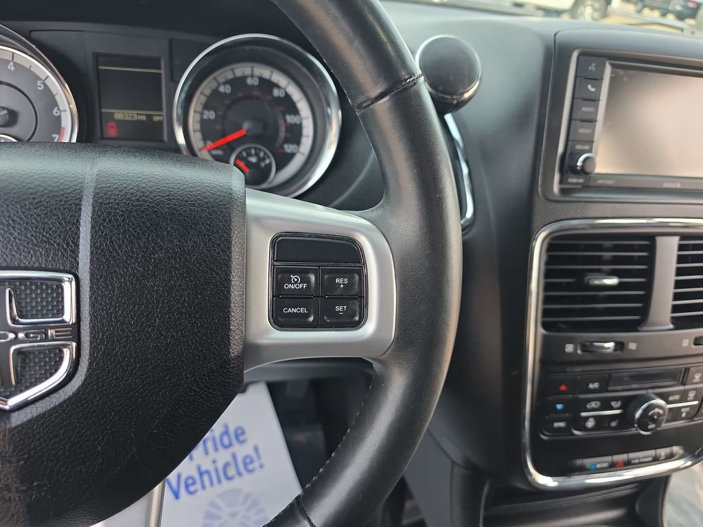 Used 2017 Dodge Grand Caravan GT image 21