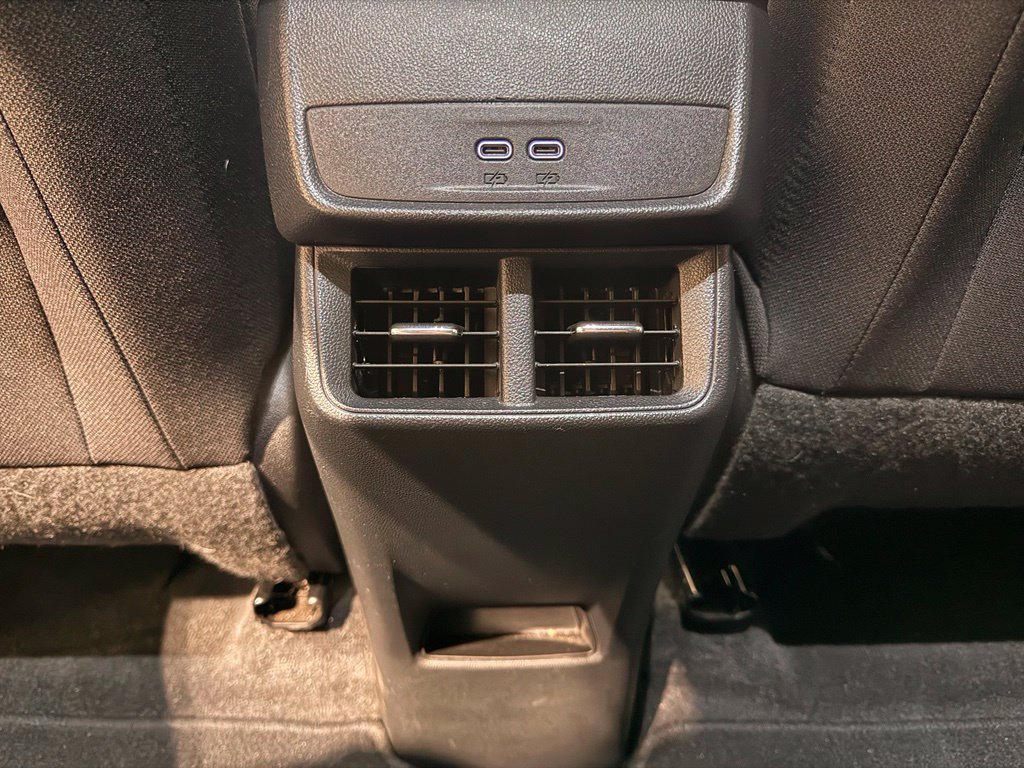 Used 2026 Chevrolet Equinox LT AWD/4WD image 32