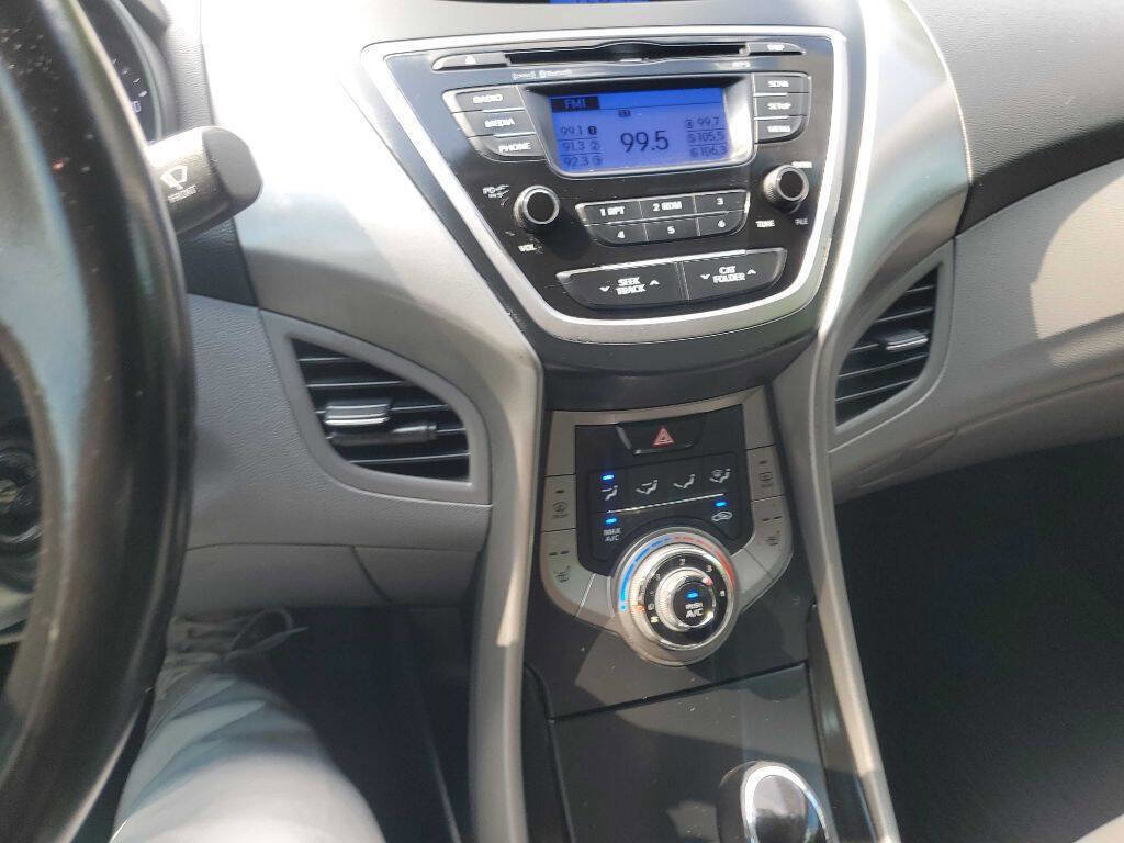 Used 2013 Hyundai Elantra Limited FWD image 24