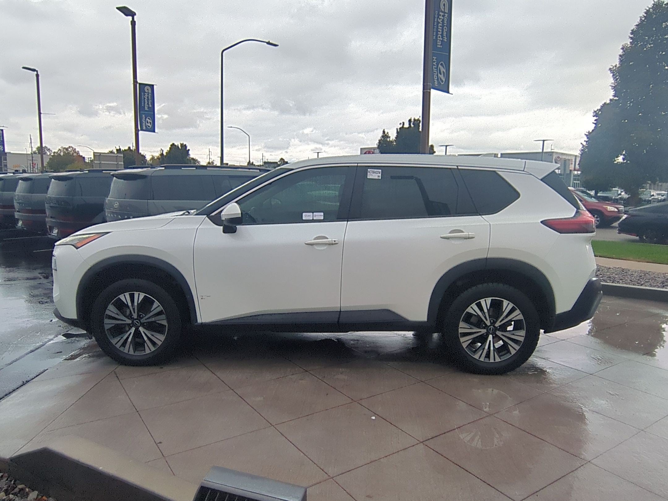 Used 2022 Nissan Rogue SV AWD/4WD image 8