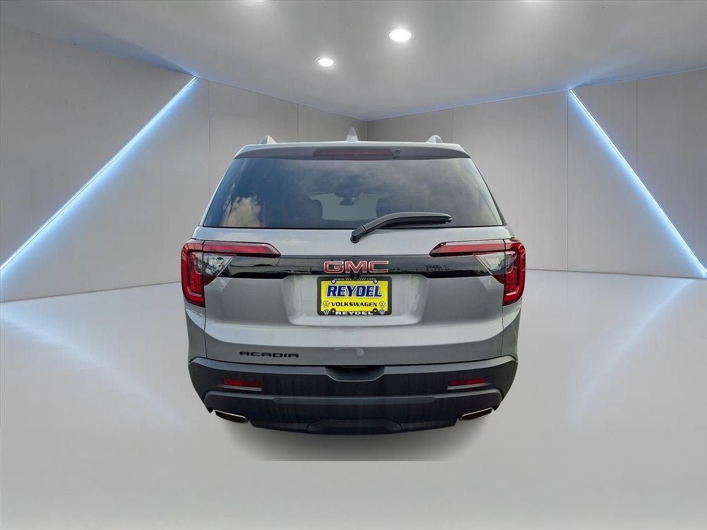 Used 2023 GMC Acadia SLE w/ Driver Convenience Package FWD image 5