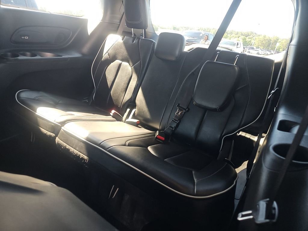 Used 2022 Chrysler Pacifica Limited w/ Uconnect Theater Family Group FWD image 6