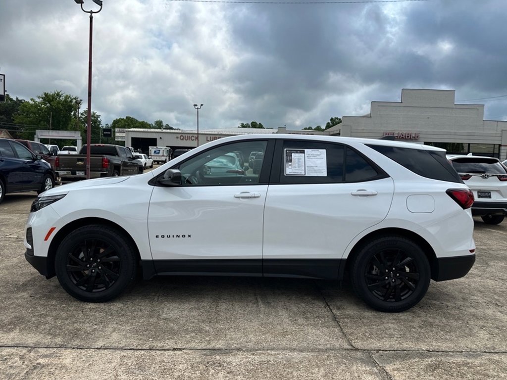 Used 2023 Chevrolet Equinox LS w/ LS Convenience Package image 3