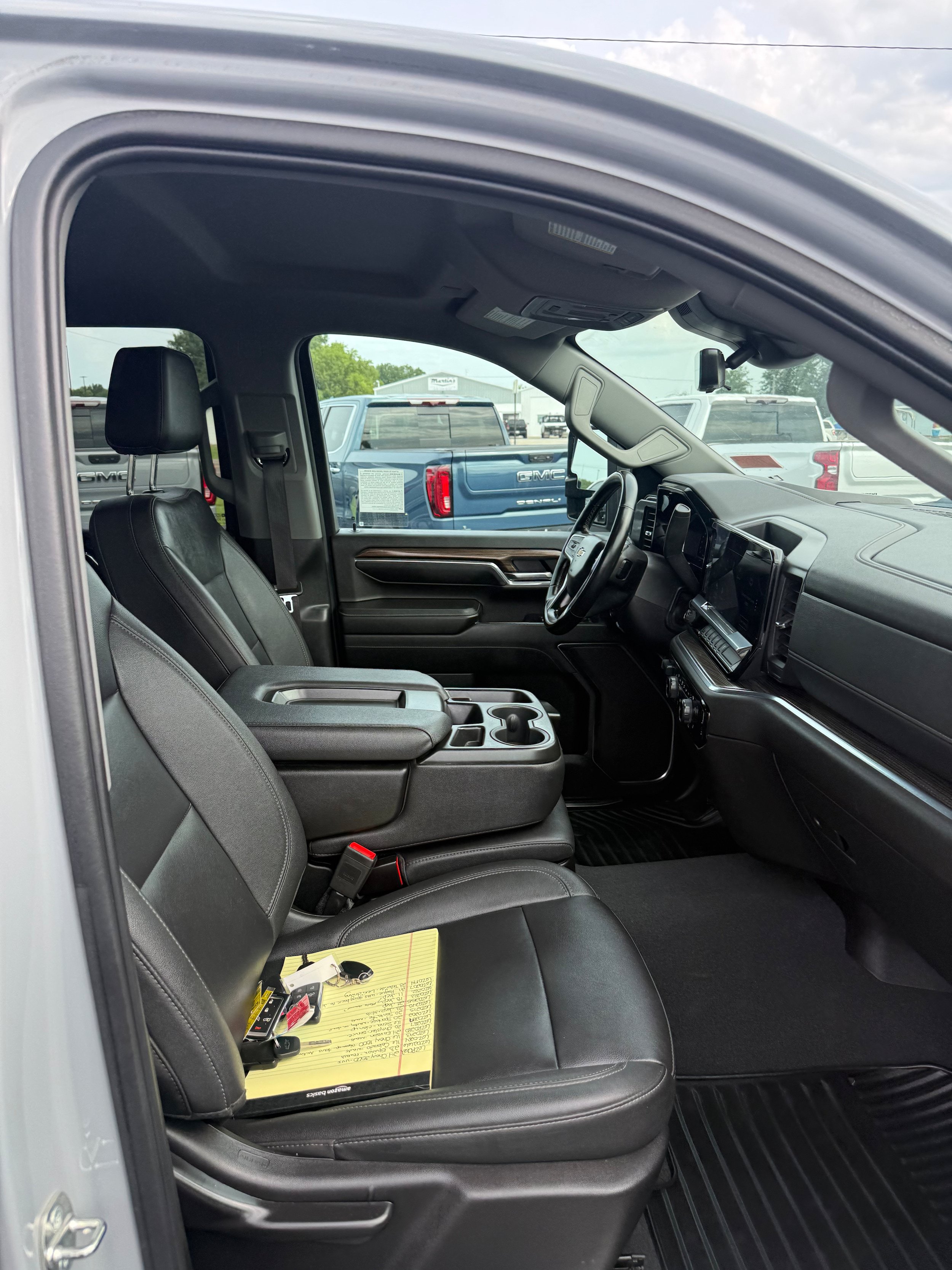 Used 2024 Chevrolet Silverado 3500 LT w/ Safety Package AWD/4WD image 10