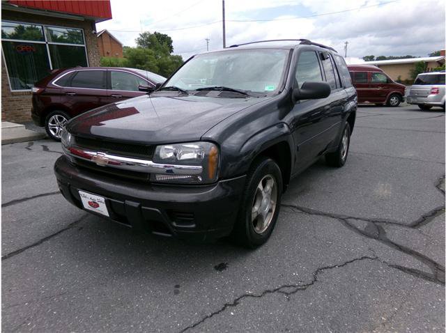 Used 2006 Chevrolet TrailBlazer LS w/ LS Preferred Equipment Group AWD/4WD image 2
