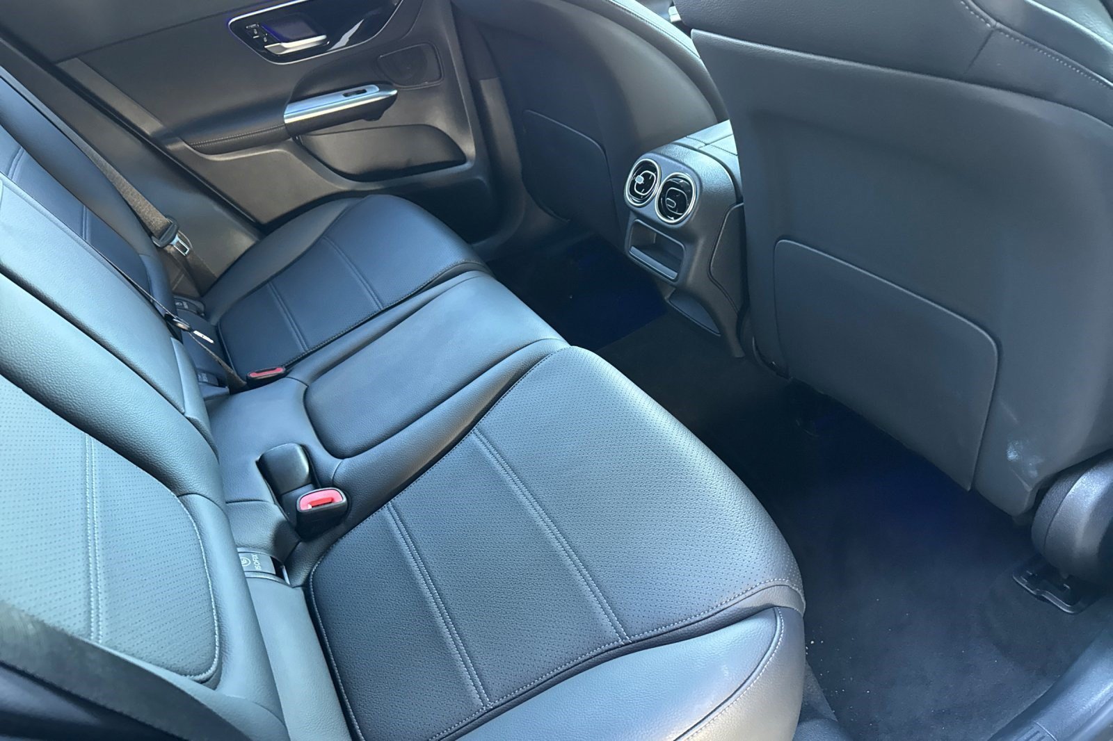 Certified 2025 Mercedes-Benz GLC 350e 4MATIC image 33
