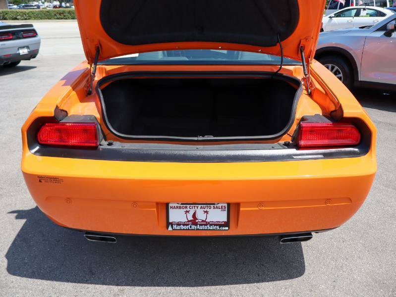 Used 2014 Dodge Challenger SXT Plus RWD image 5