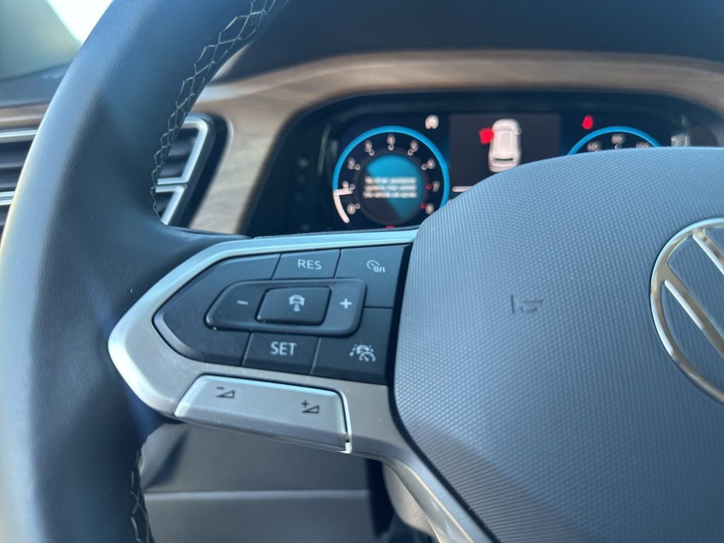 Used 2025 Volkswagen Atlas SE image 21