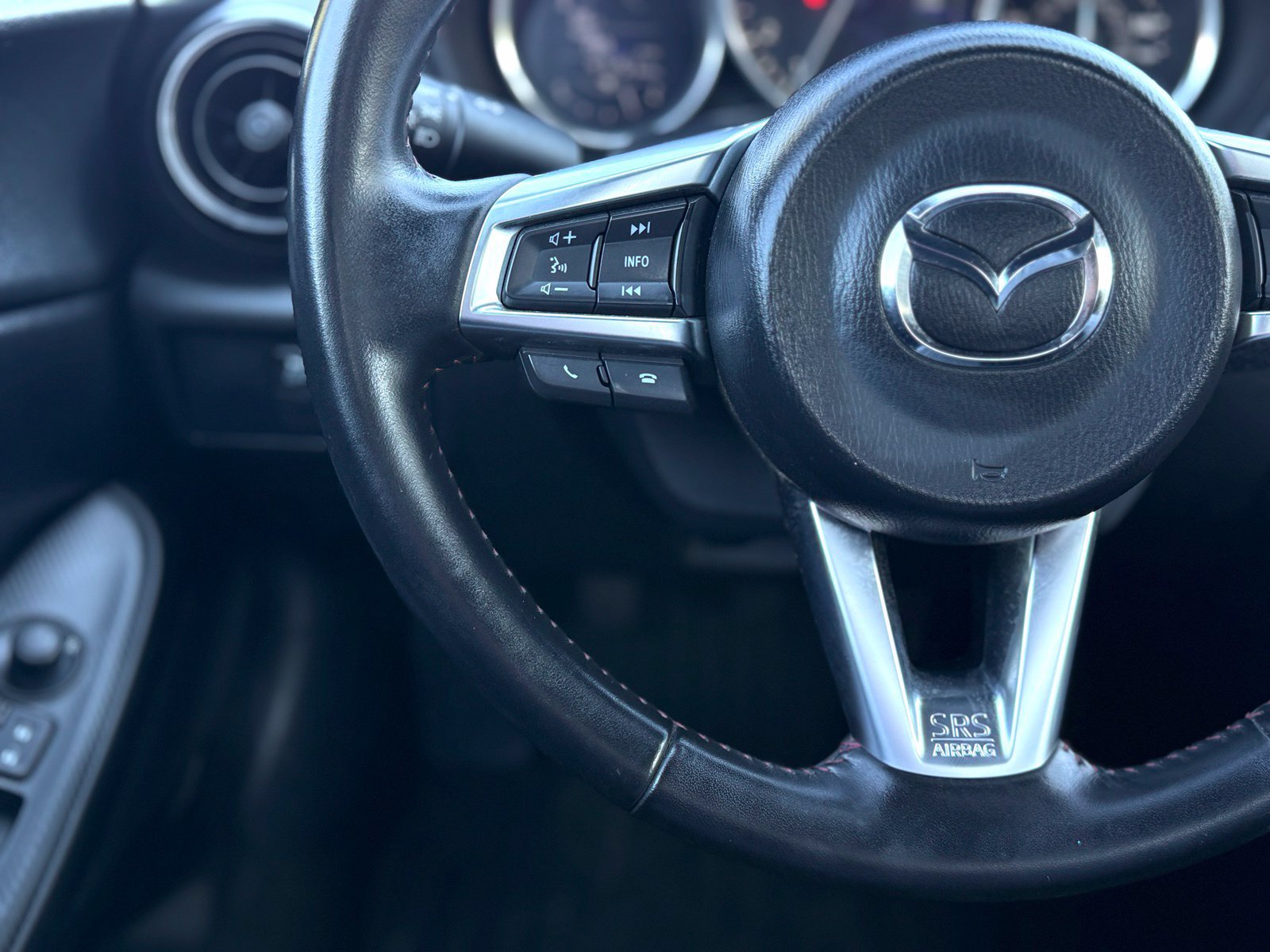 Used 2016 MAZDA MX-5 Miata Sport RWD image 25