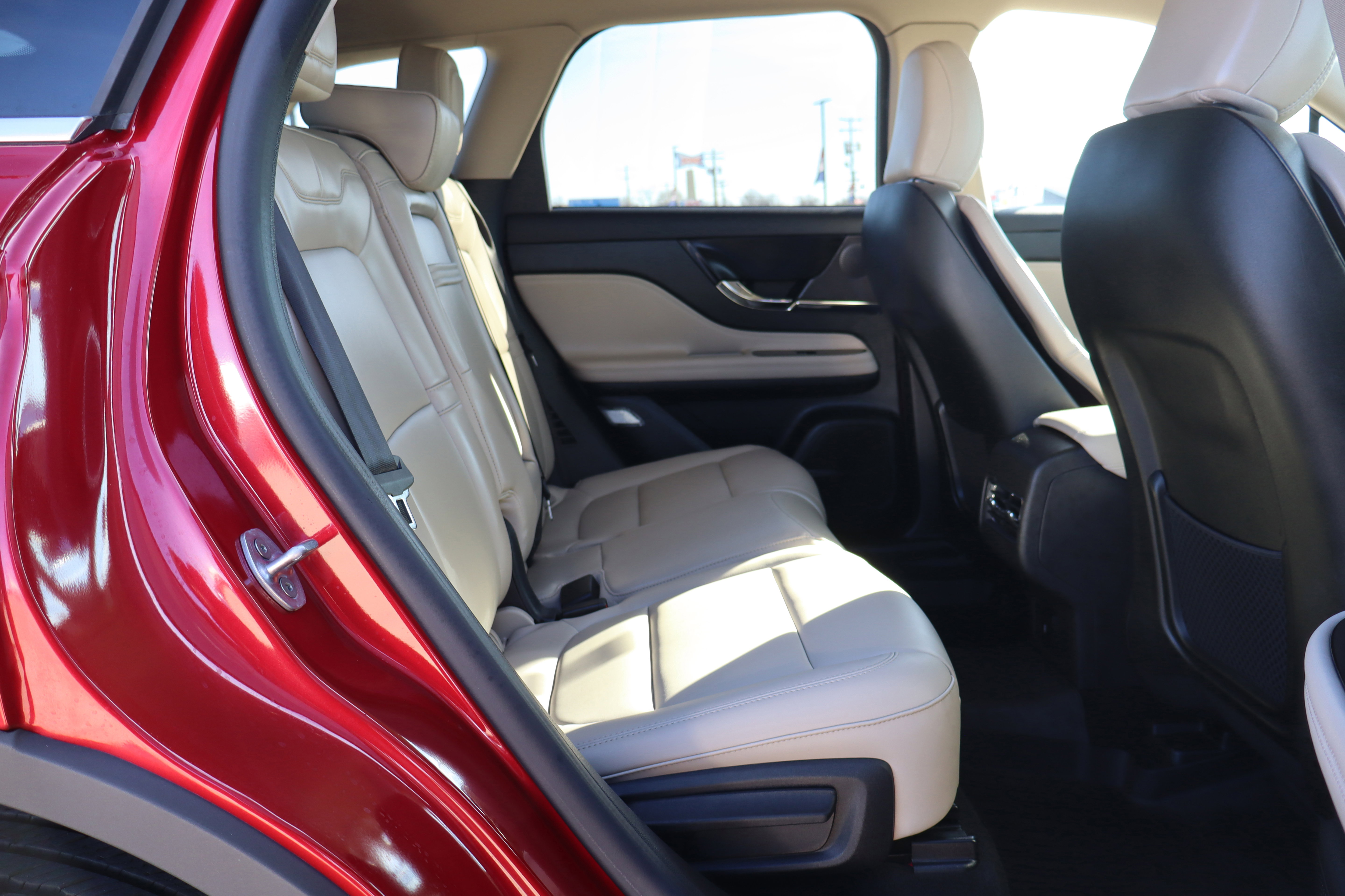 Used 2025 Lincoln Corsair FWD image 12