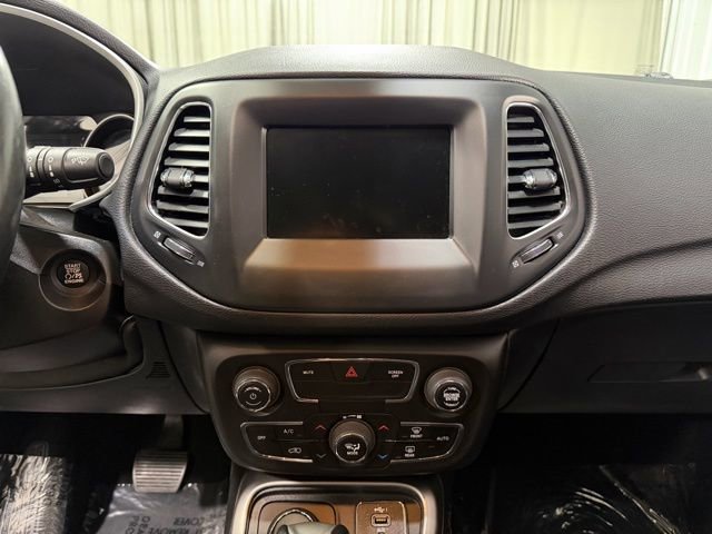 Used 2020 Jeep Compass Latitude w/ Cold Weather Group image 13