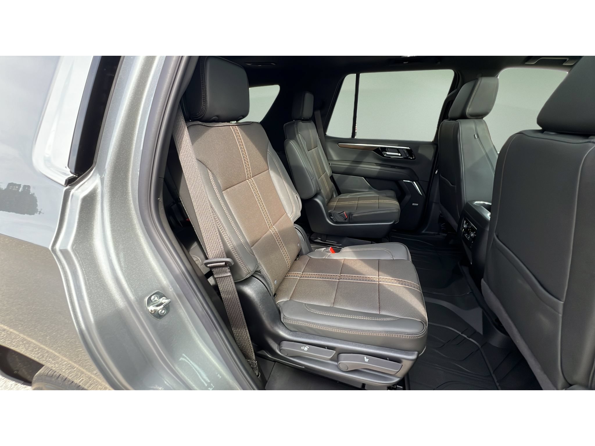 New 2027 Chevrolet Tahoe High Country w/ Sun And Tow Package AWD/4WD image 31