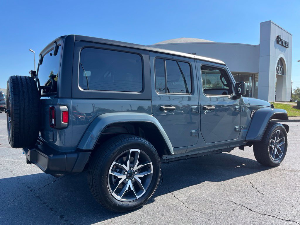 Used 2024 Jeep Wrangler Unlimited w/ Convenience Group AWD/4WD image 44