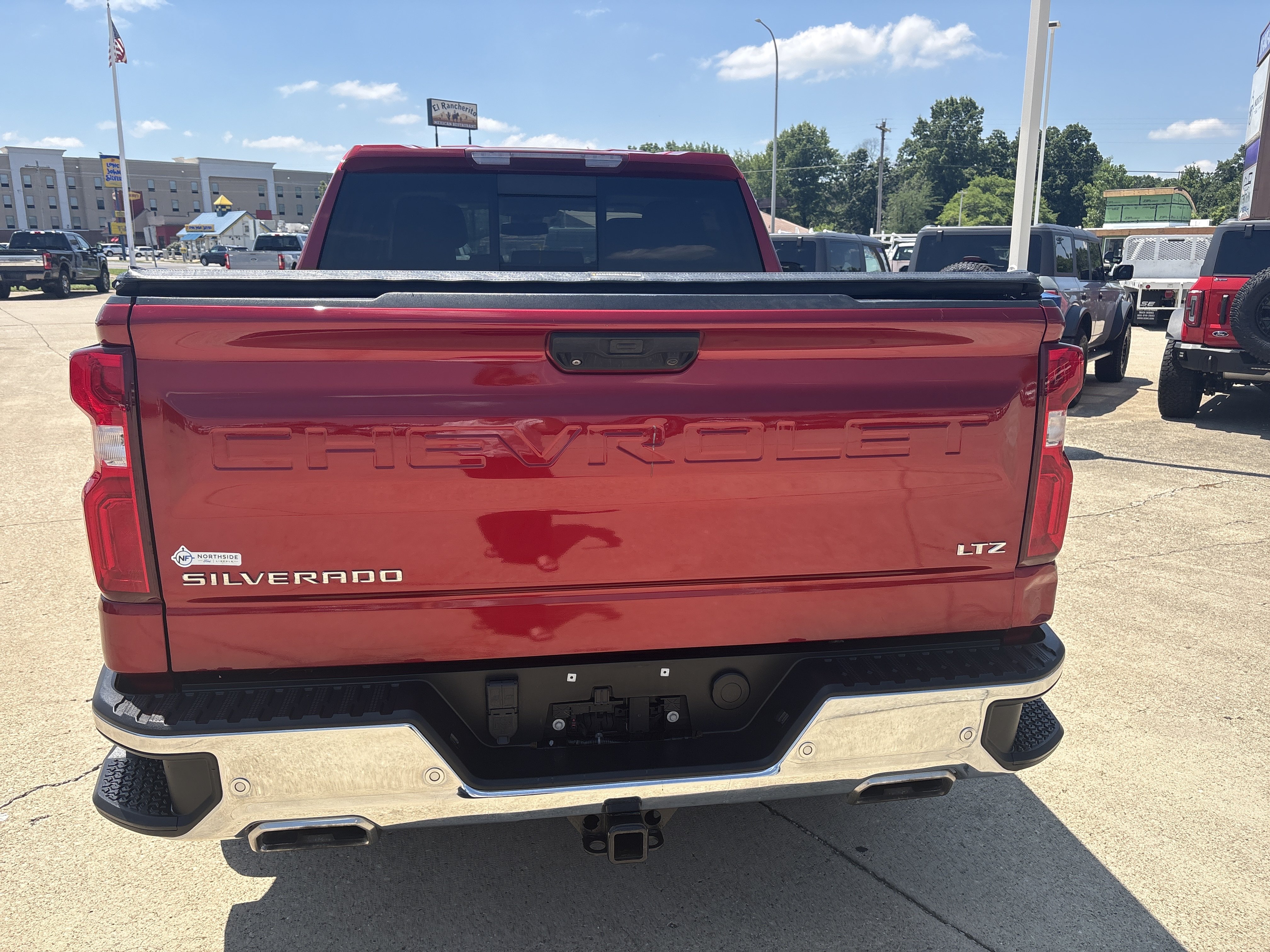 Used 2022 Chevrolet Silverado 1500 LTZ w/ LTZ Premium Package AWD/4WD image 4
