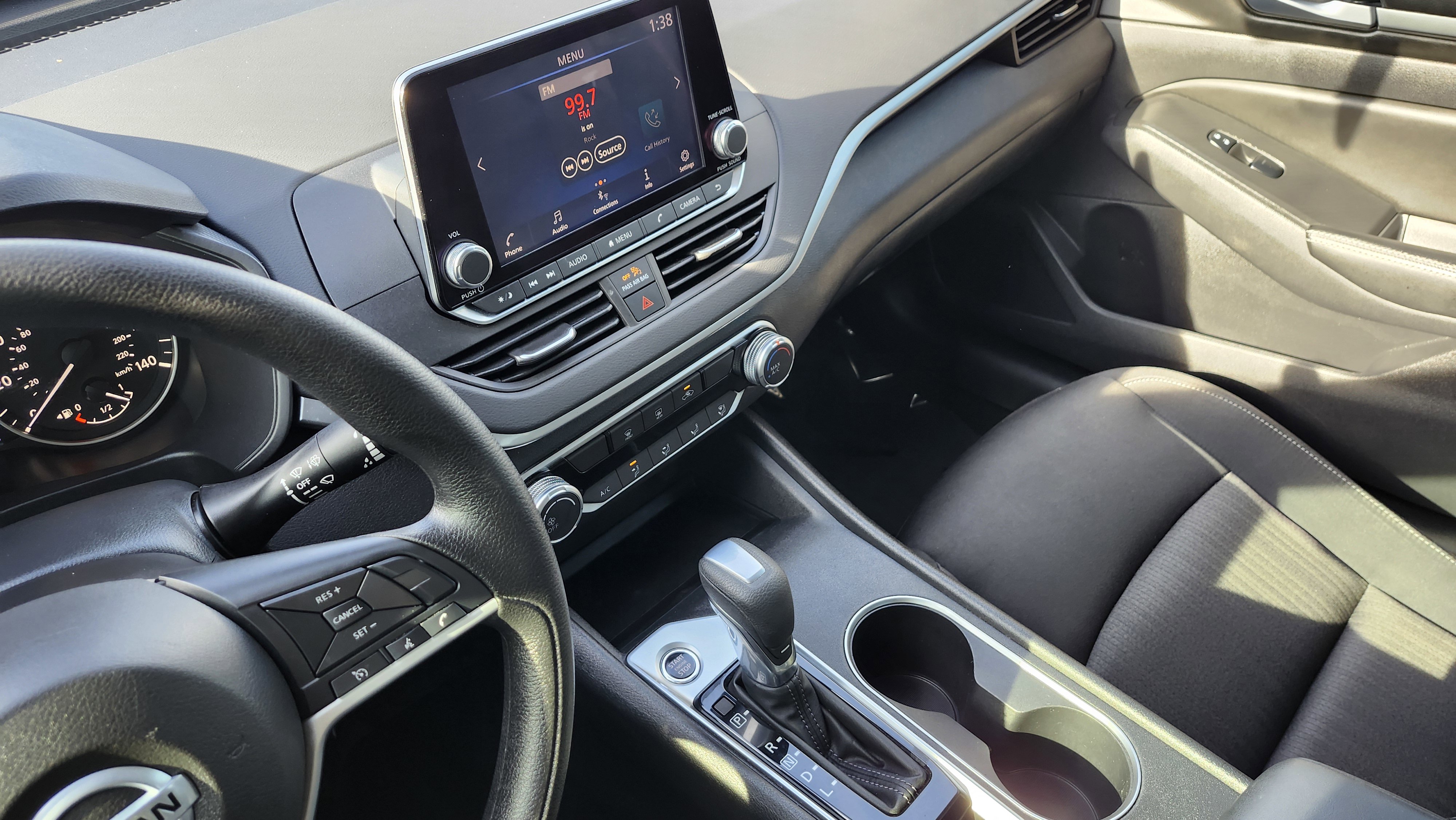 Used 2022 Nissan Altima 2.5 SV image 27