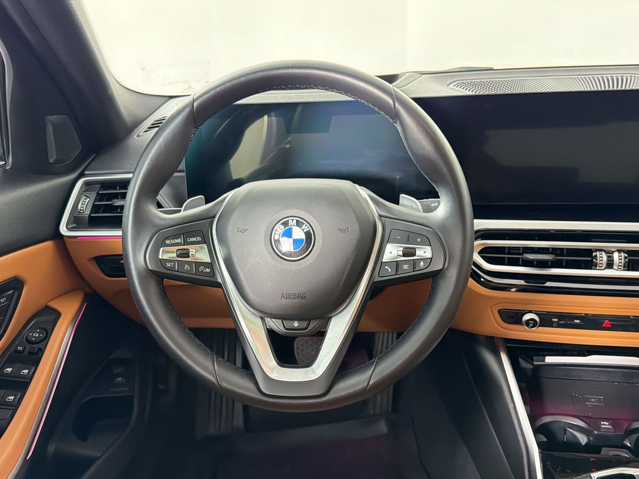 Used 2023 BMW 330i Sedan w/ Premium Package image 16