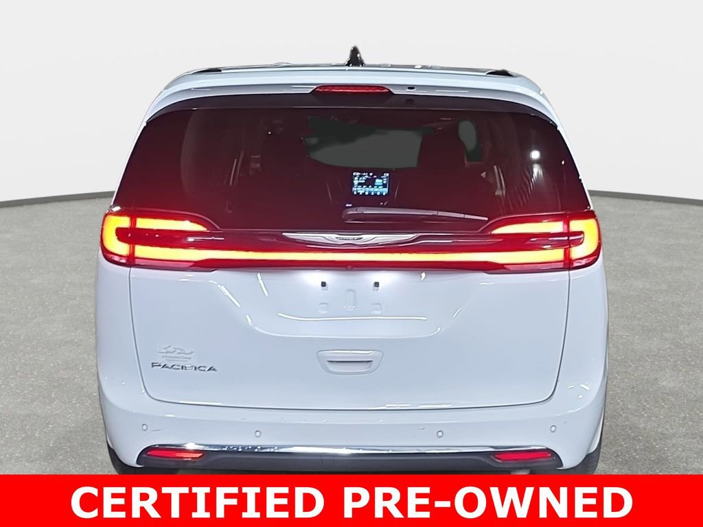 Used 2024 Chrysler Pacifica Touring-L image 6