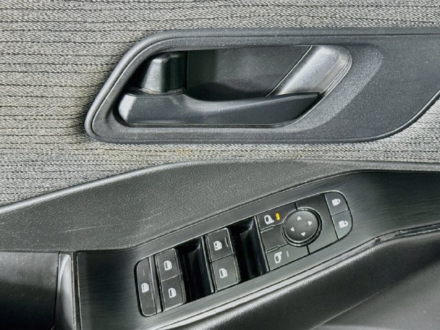 Used 2023 Nissan Rogue S FWD image 21