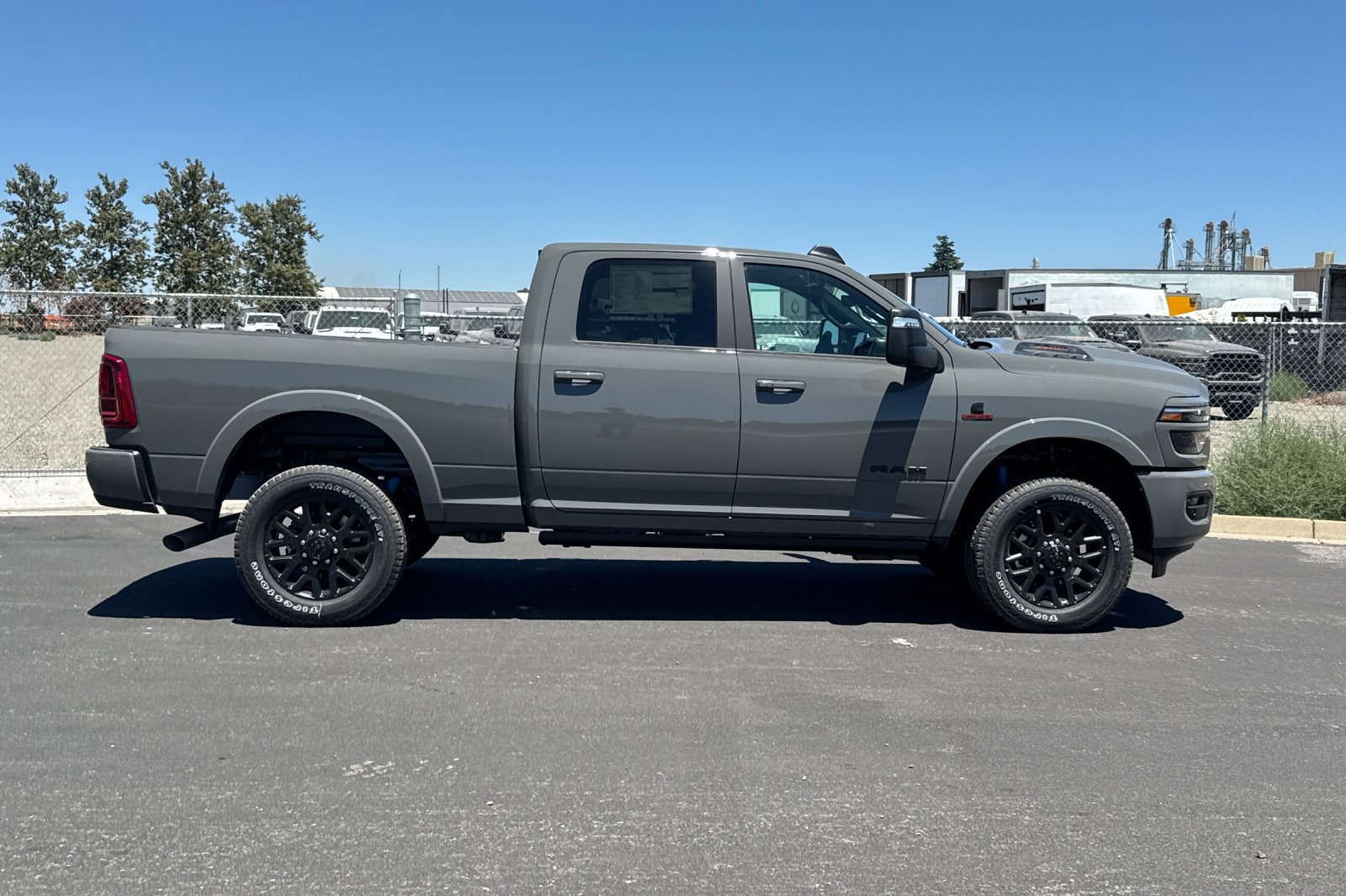 New 2026 RAM 2500 Limited AWD/4WD image 2