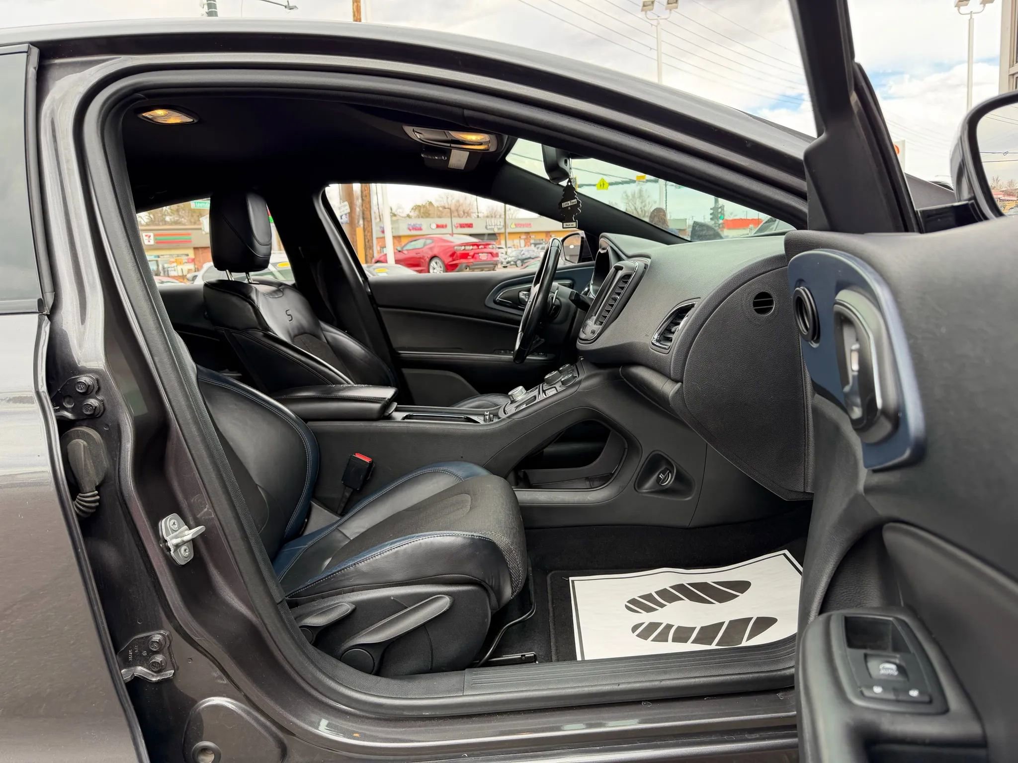 Used 2015 Chrysler 200 S w/ Navigation & Sound Group I image 18