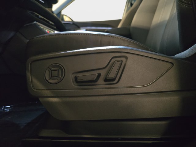 Used 2025 Audi Q5 Premium w/ Convenience Package AWD/4WD image 31