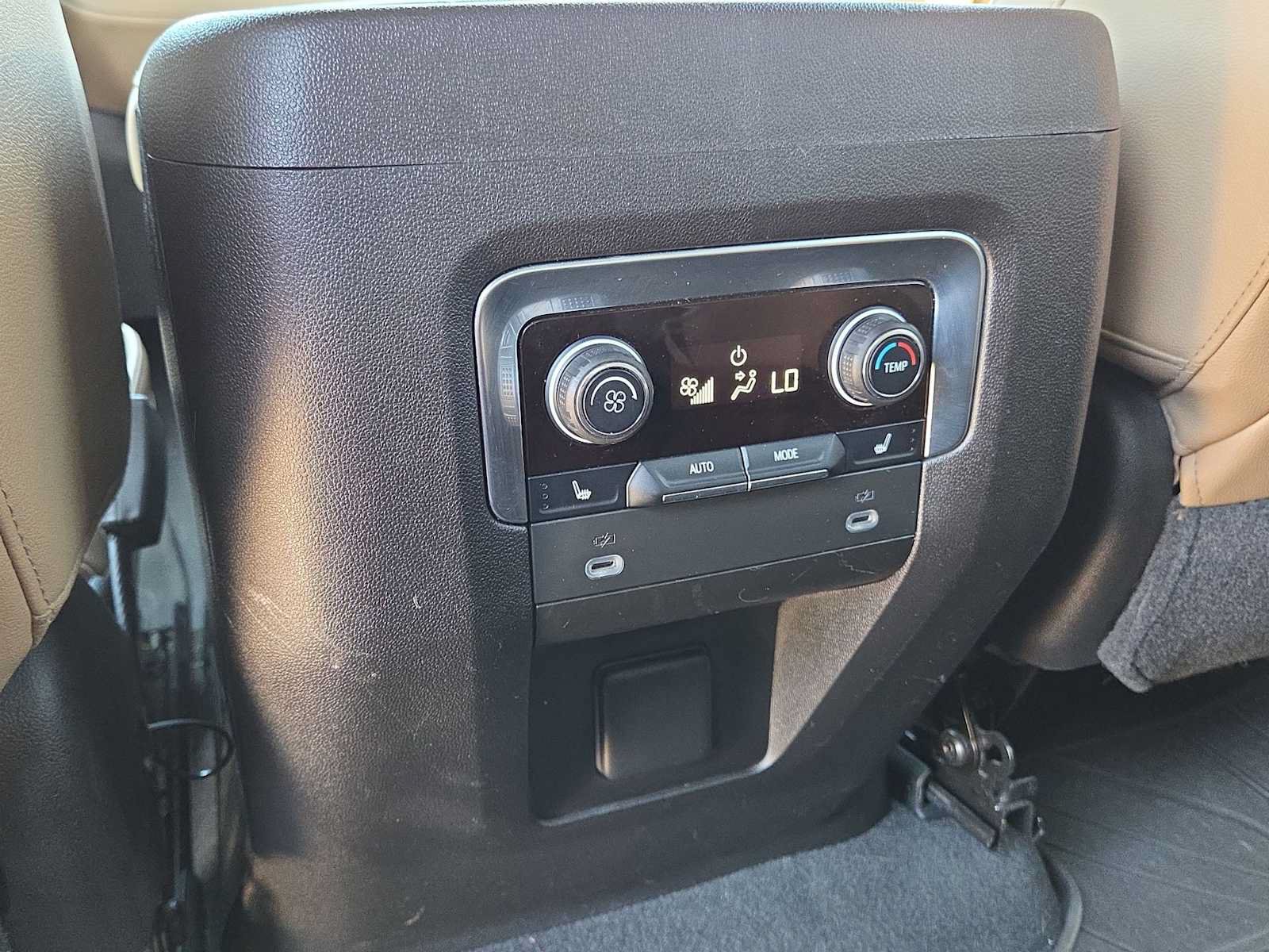 Used 2021 Chevrolet Tahoe Premier RWD image 31