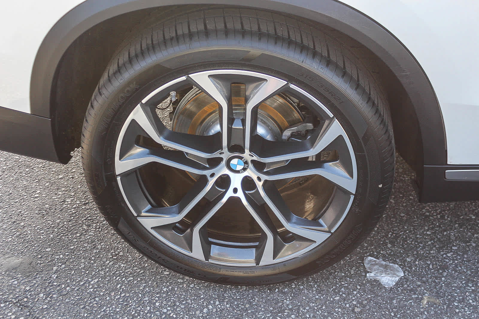 Used 2024 BMW X5 xDrive40i w/ Premium Package AWD/4WD image 8