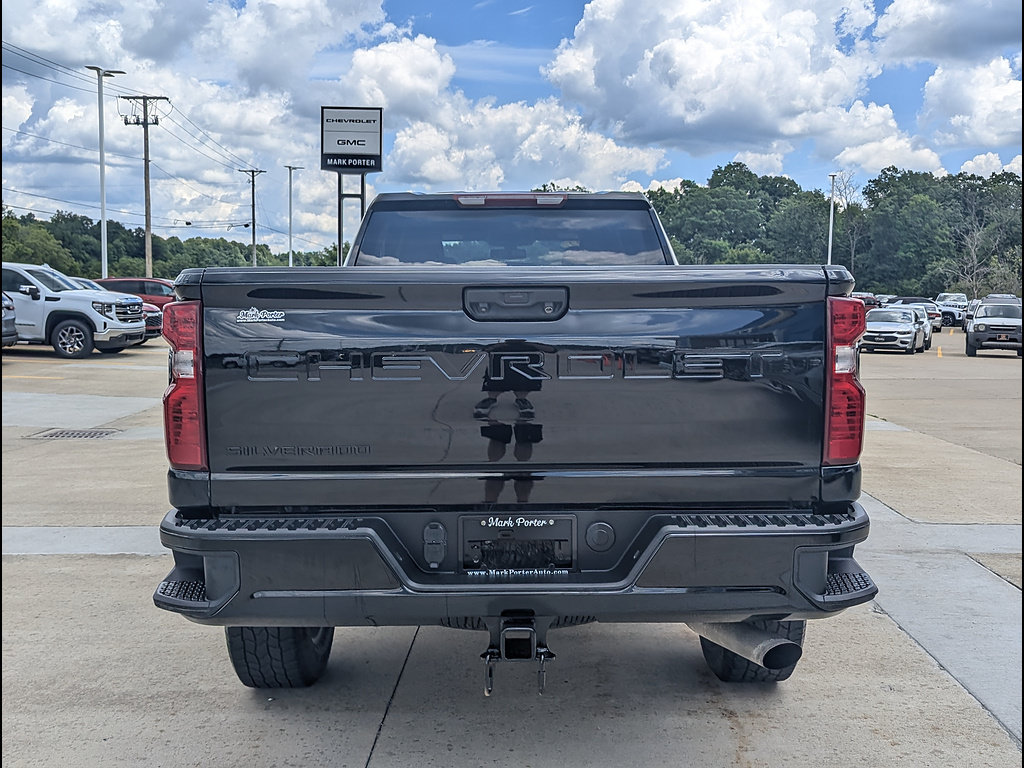 Used 2022 Chevrolet Silverado 2500 Custom w/ Custom Value Package AWD/4WD image 10
