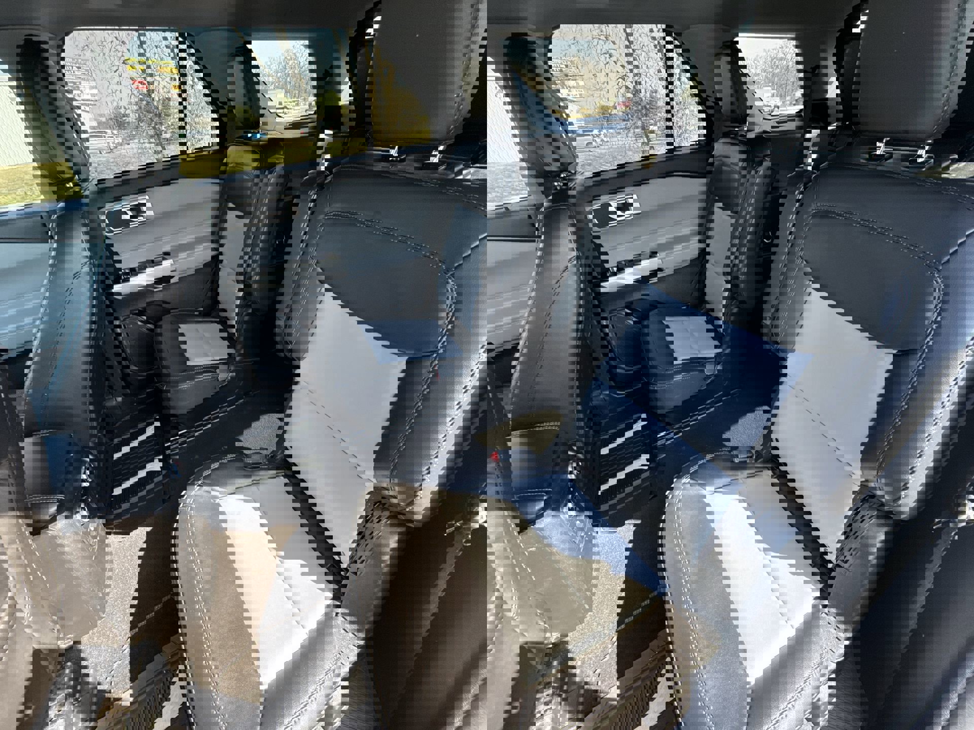 Used 2023 Ford Explorer XLT w/ Equipment Group 202A image 23