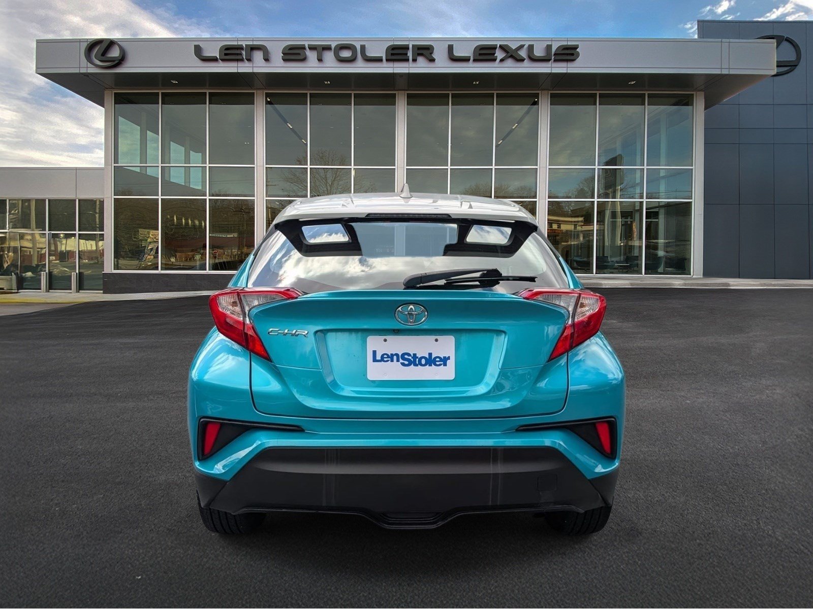 Used 2018 Toyota C-HR XLE FWD image 4