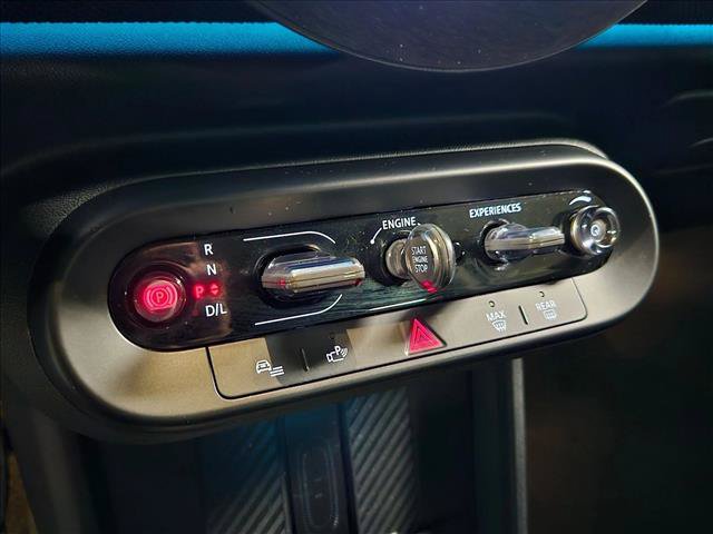 Used 2025 MINI Cooper 2-Door Hardtop FWD image 11