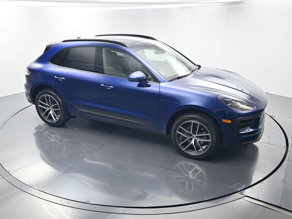 Certified 2024 Porsche Macan AWD/4WD image 41