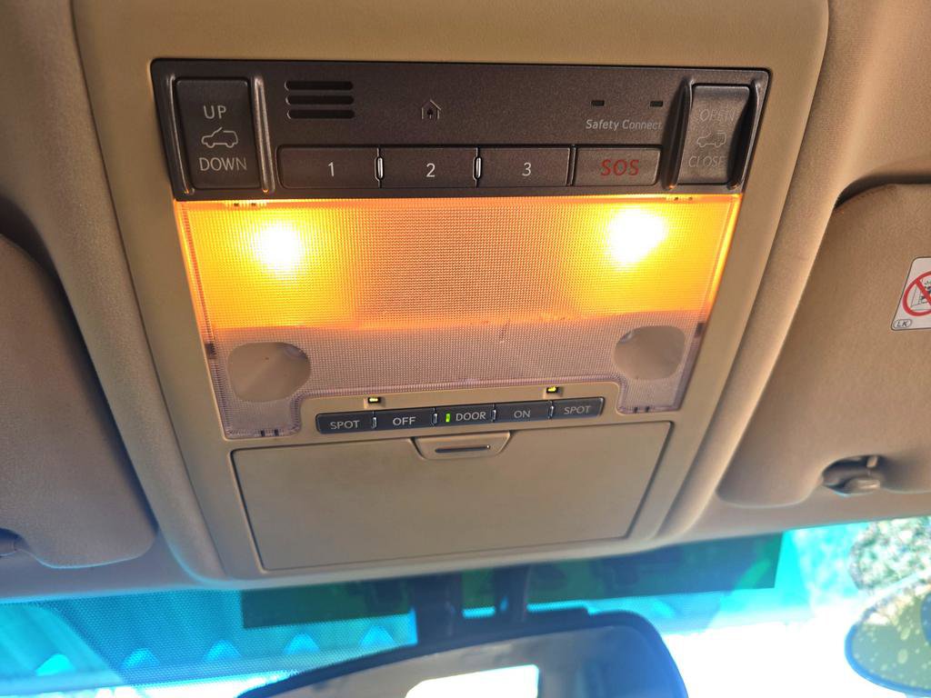 Used 2010 Lexus LX 570 4WD image 17