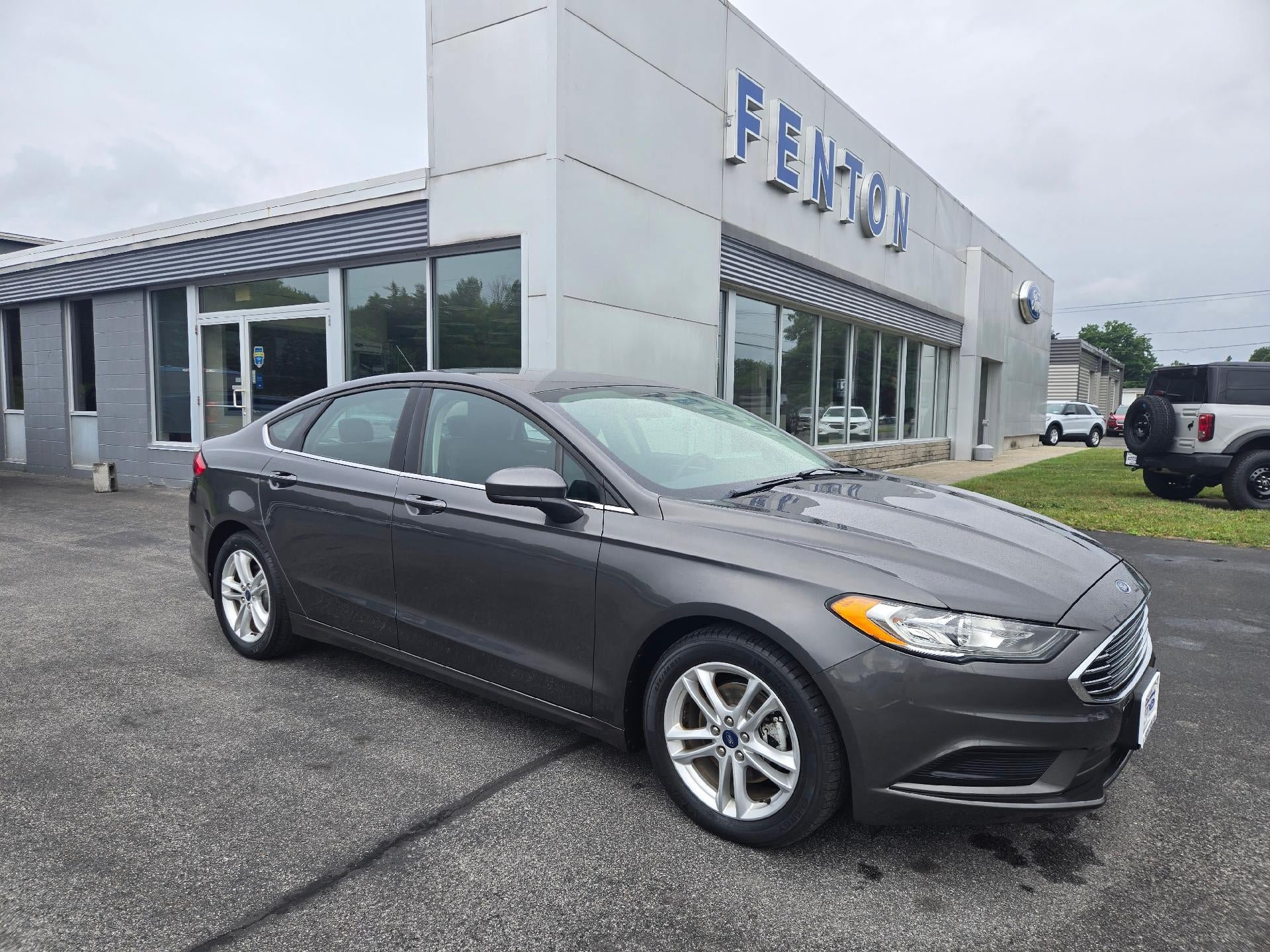 Used 2018 Ford Fusion SE FWD video 1