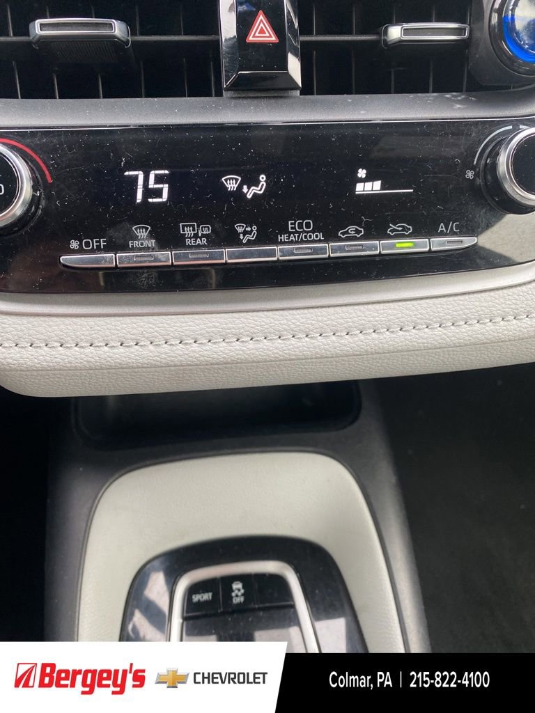 Used 2021 Toyota Corolla SE w/ Carpet Mat Package (TMS) image 22