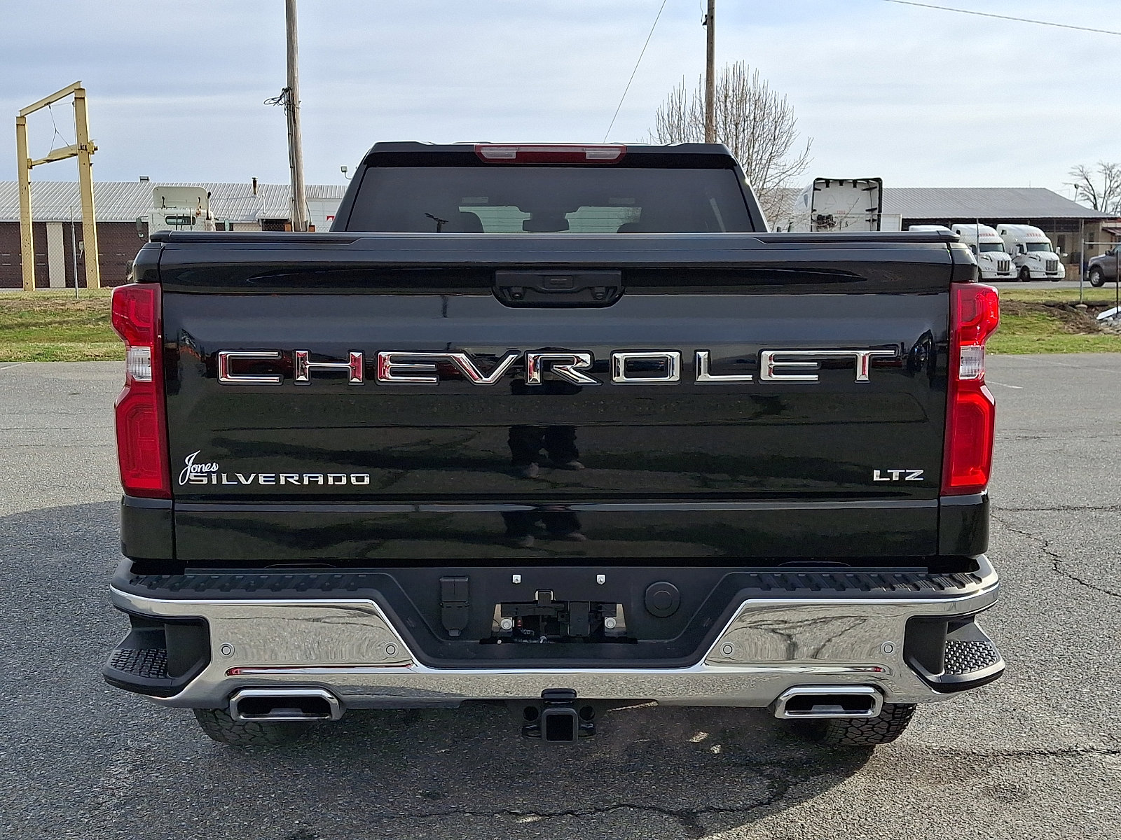 Certified 2025 Chevrolet Silverado 1500 LTZ w/ Z71 Off-Road Package image 5