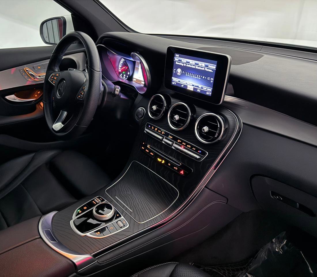 Used 2019 Mercedes-Benz GLC 300 4MATIC w/ Premium Package image 25