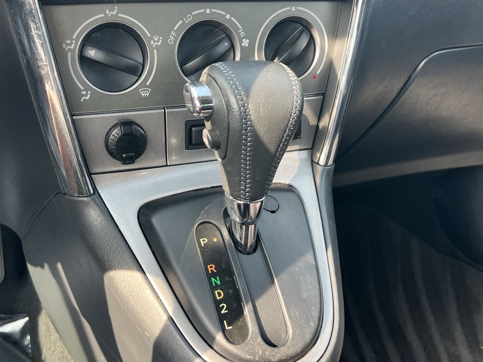 Used 2004 Toyota Matrix XR FWD image 17