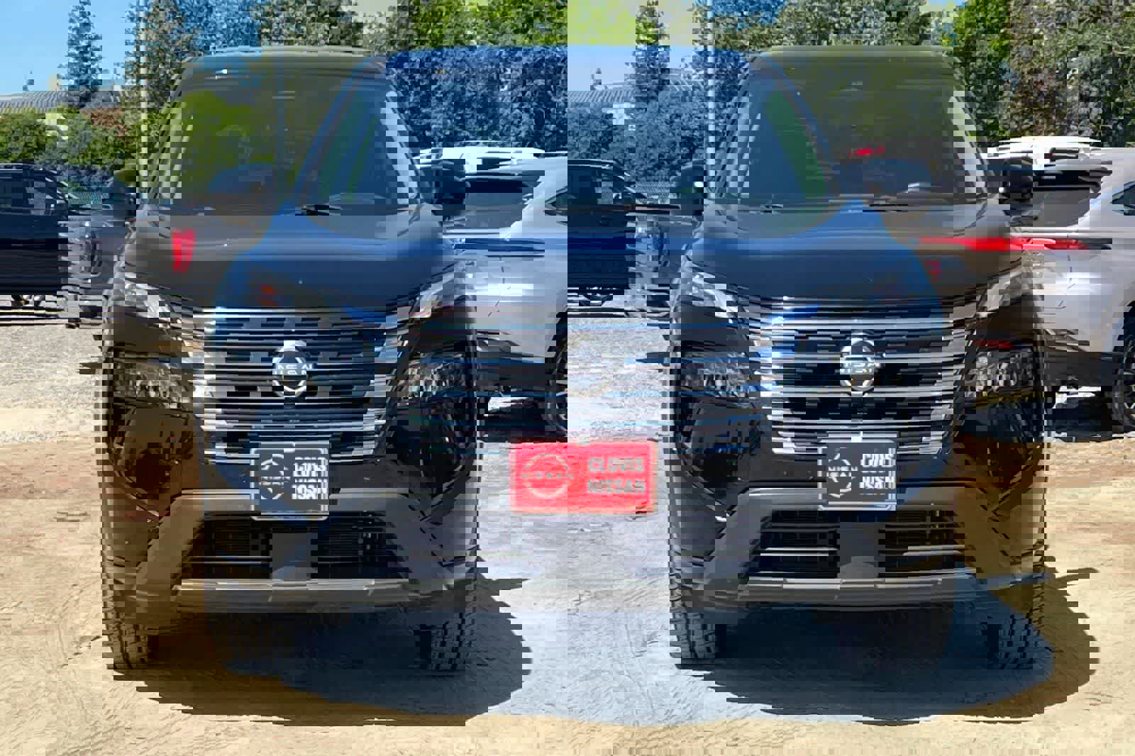 Used 2024 Nissan Rogue SV image 11