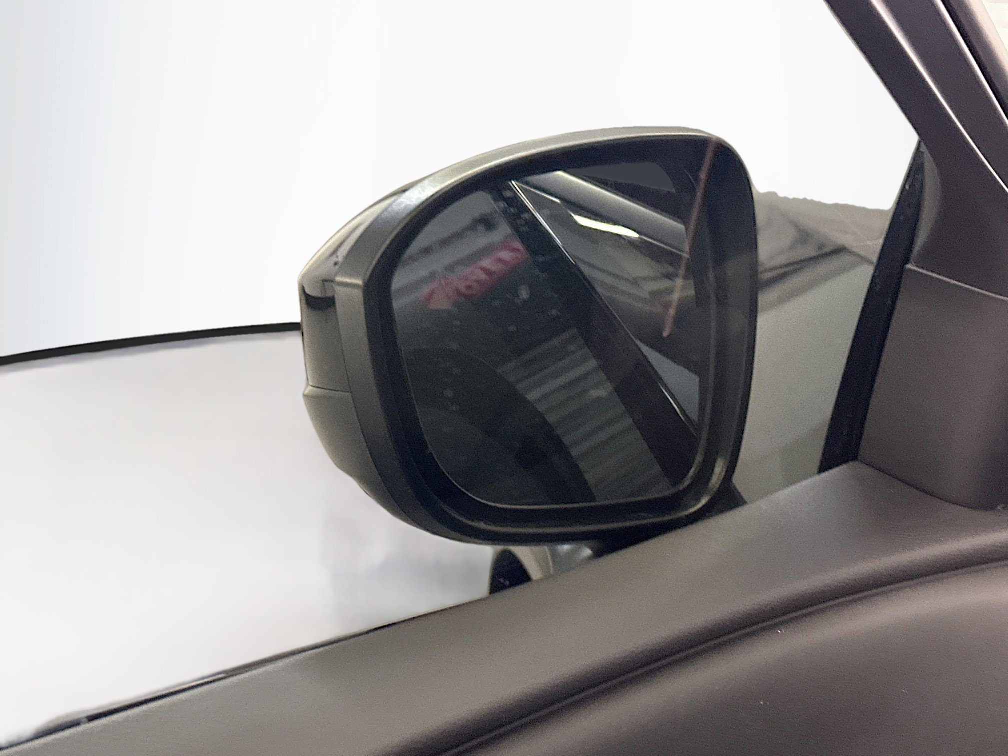 Used 2023 Nissan Ariya AWD image 16