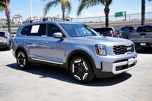 Used 2024 Kia Telluride S w/ S Sunroof Package AWD/4WD image 2