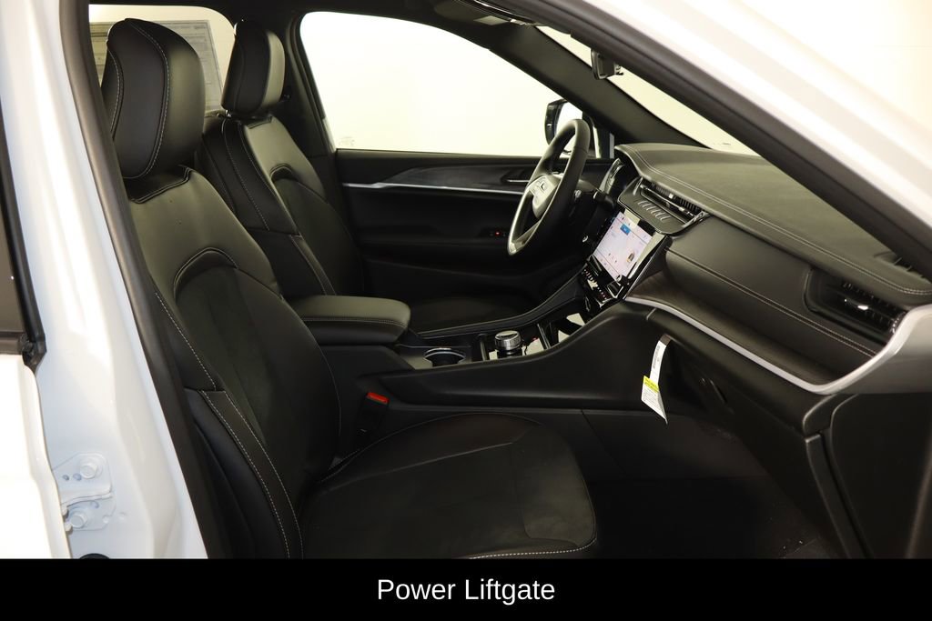 New 2026 Jeep Grand Cherokee Altitude image 19