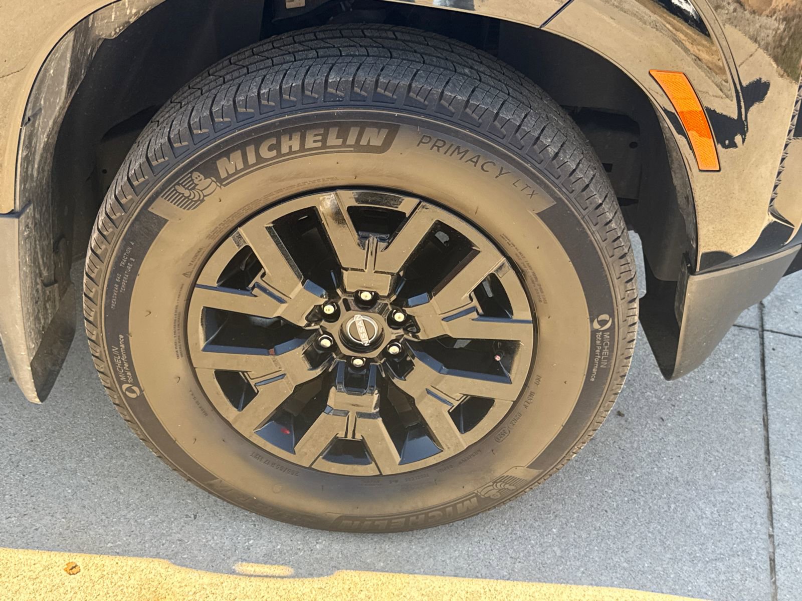 Used 2024 Nissan Frontier SV w/ SV Convenience Package image 12