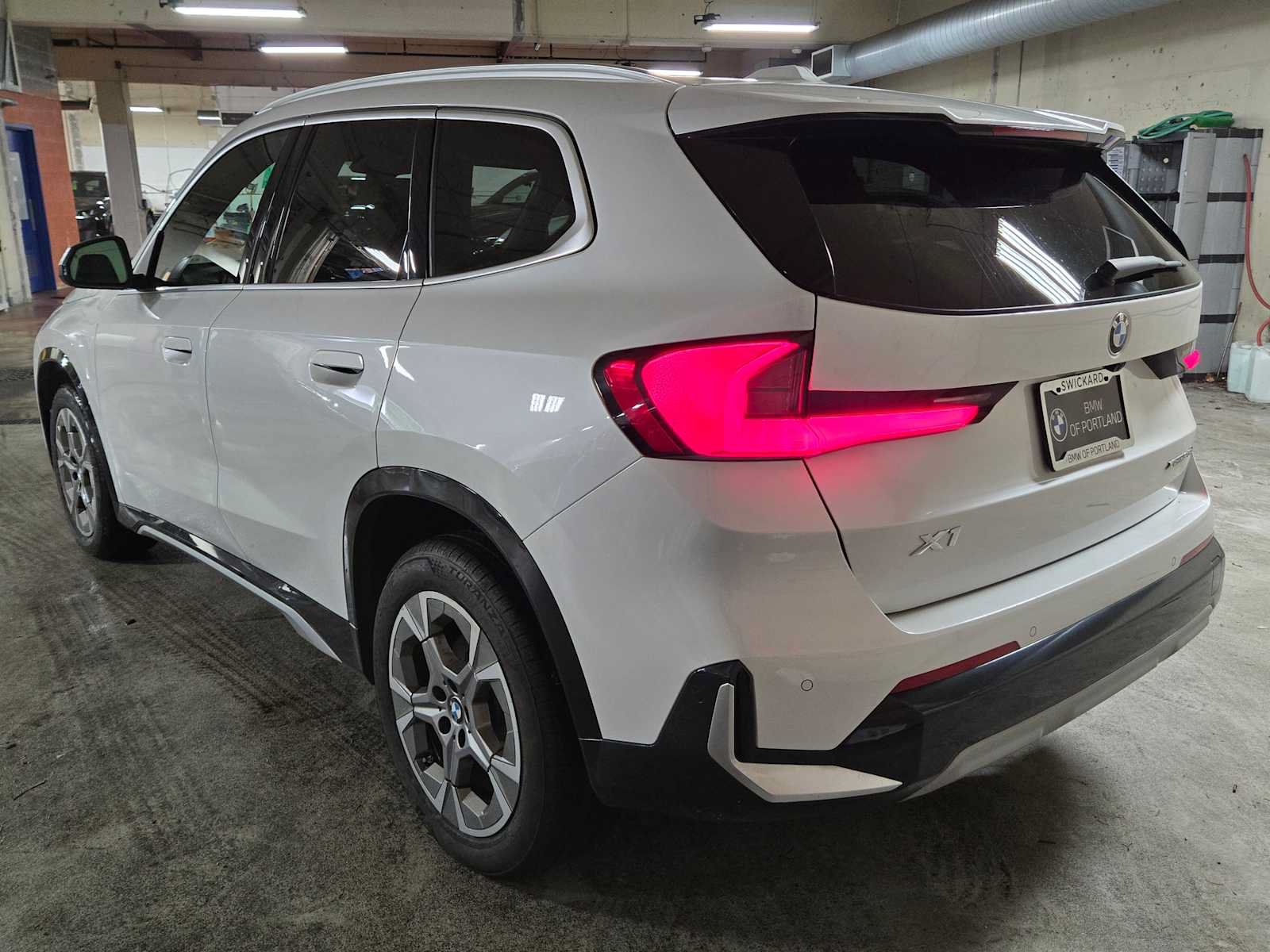 Used 2024 BMW X1 xDrive28i w/ Convenience Package AWD/4WD image 5